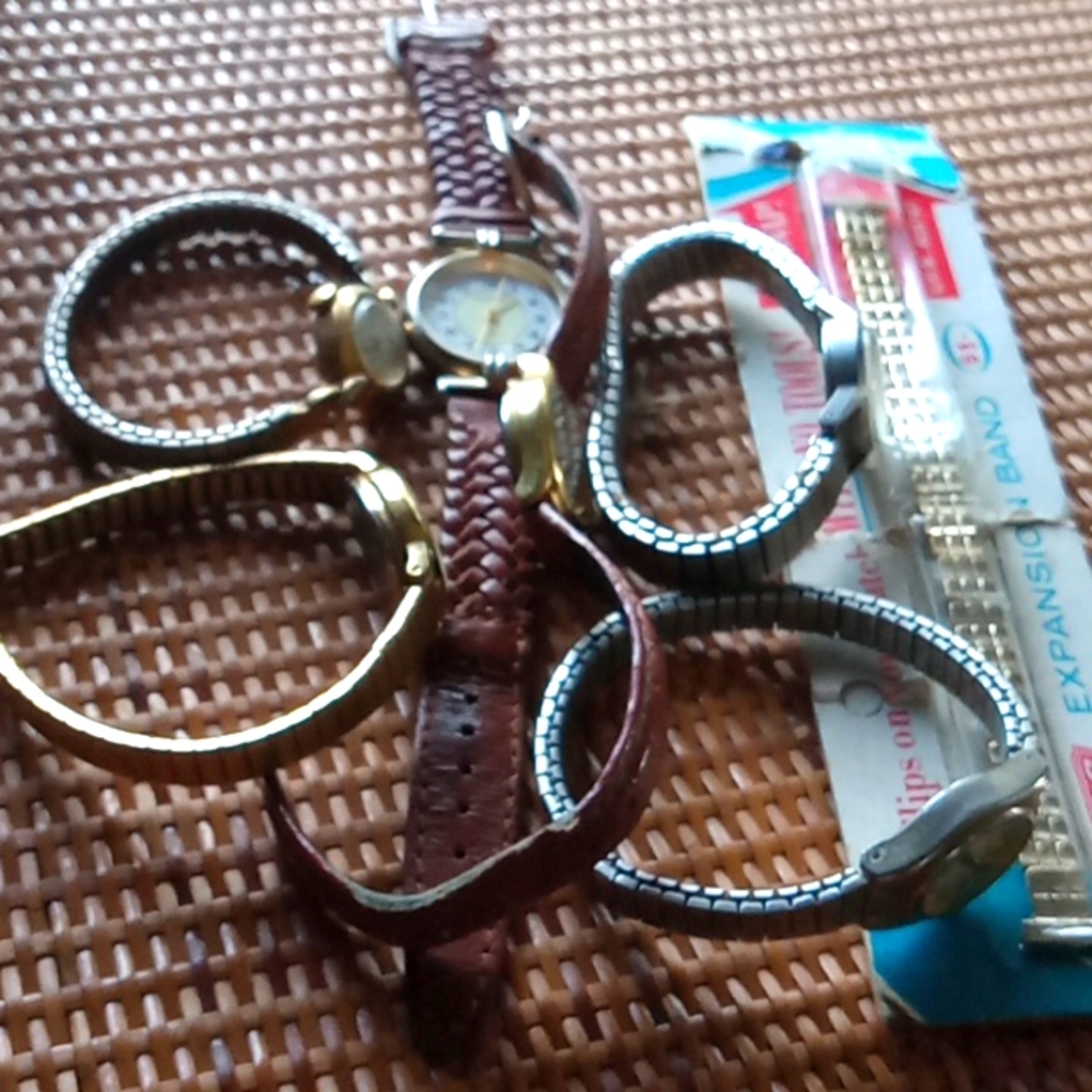 6 vintage ladies watches and one vintage new watch band. All as is. Great Deal.